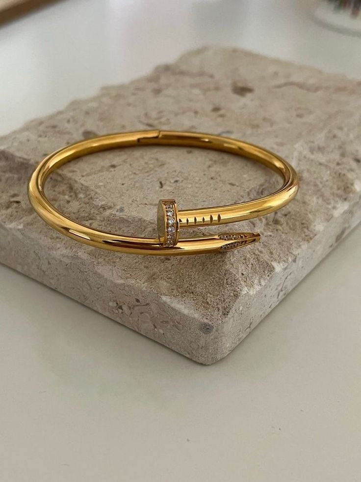 Brazalete Tipo Clavo con Zirconias – Acero Inoxidable 316L