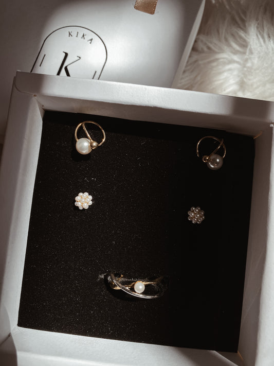 Silver 925  Pearl Embrace Set